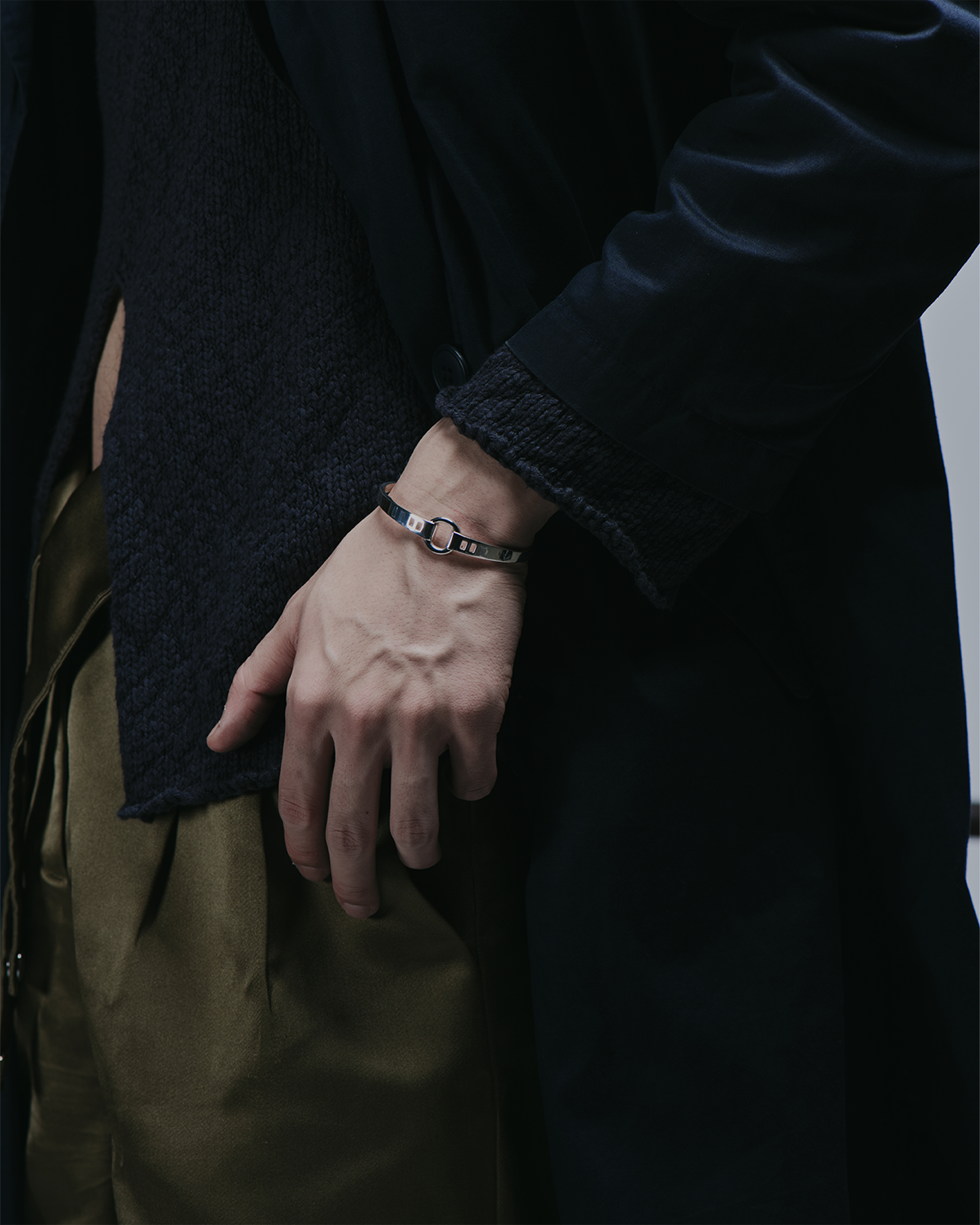 Abumi ARC bangle