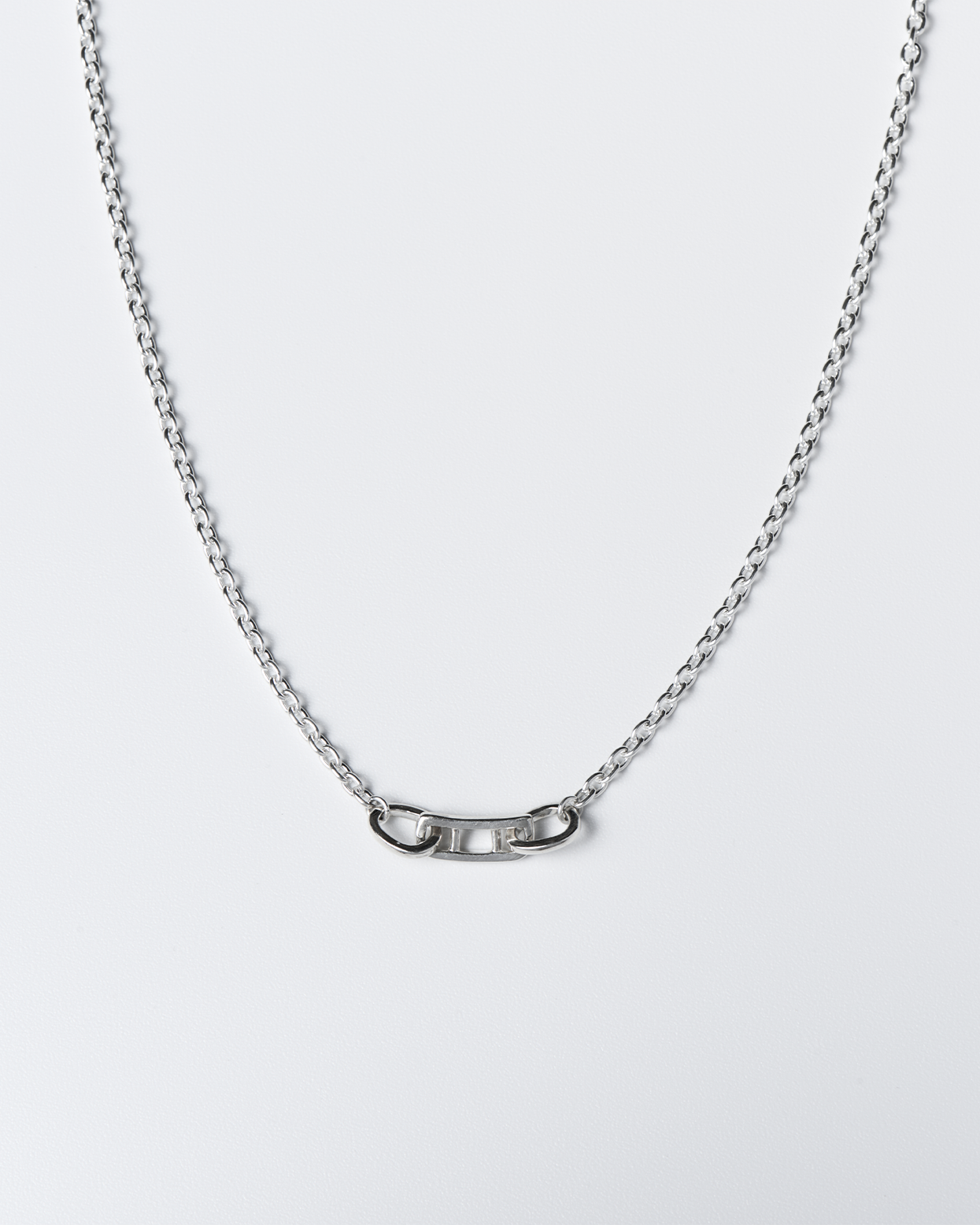 Kutsuwa bridge necklace
