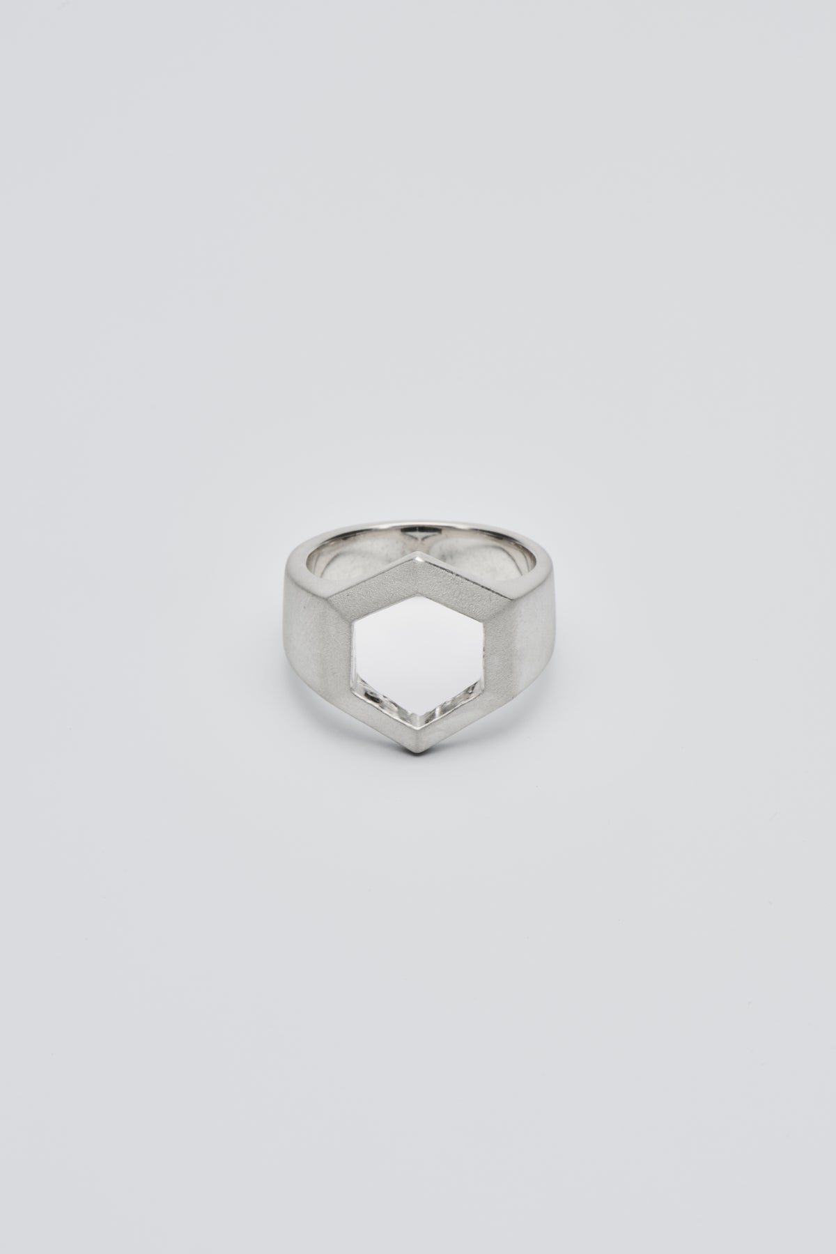 KIKKO Frame Signet Ring – Sandblasted