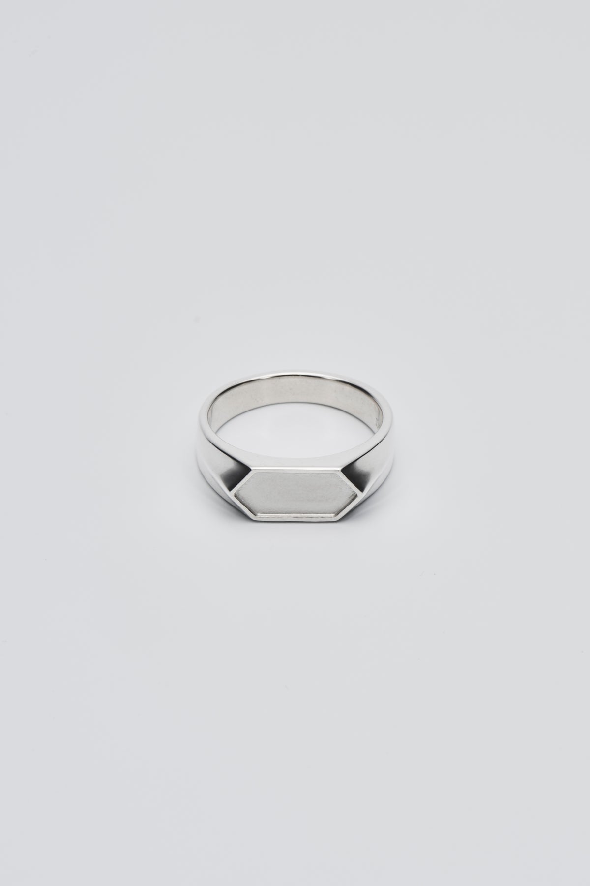 NAGA-KIKKO Signet Ring