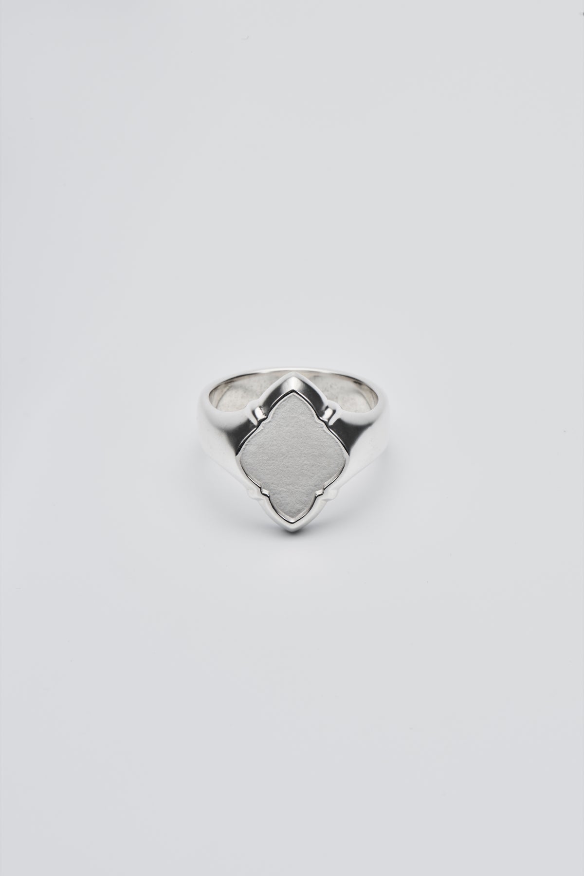 HANABISHI Signet Ring
